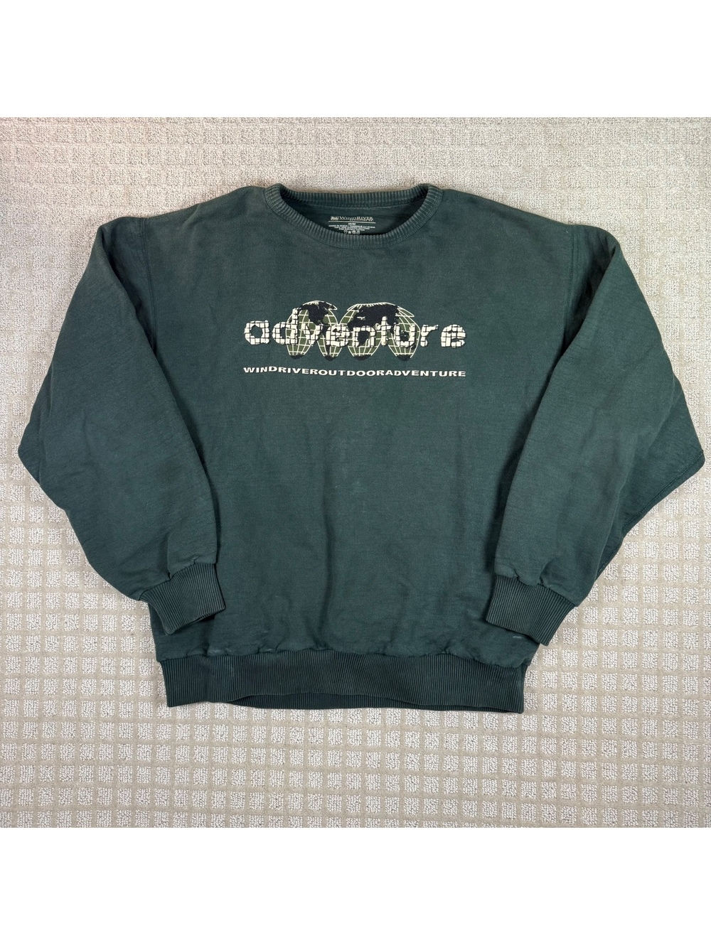 WindRiver Adventure Graphic Crewneck Sweatshirt Medium